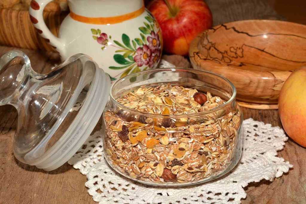 muesli 617686 1280 - 5 Foods That Will Help you Lose Your Belly Fat