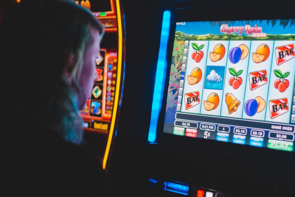 What are some of the most common mistakes to avoid while playing slot machines 72932 1 - What are some of the most common mistakes to avoid while playing slot machines?